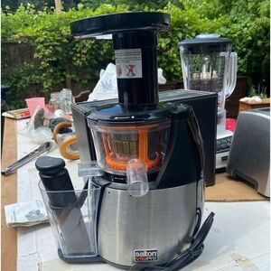 New without box, Salton VitaPro low-speed juicer